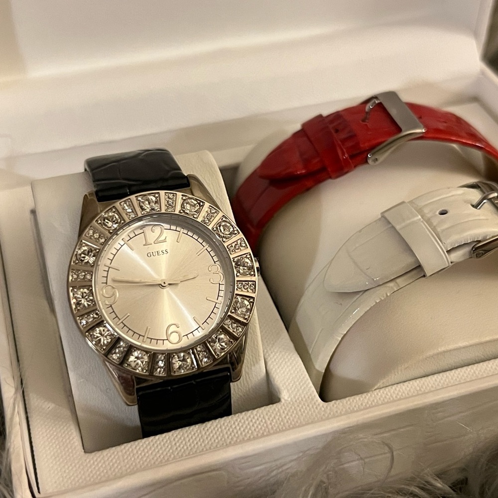 Guess Watch / Adjustable /Three colors